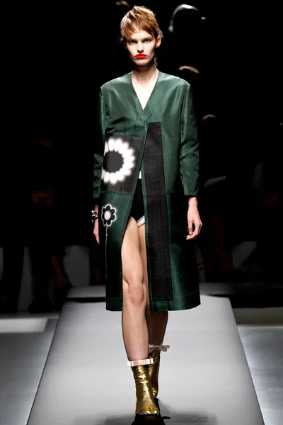 Look 11